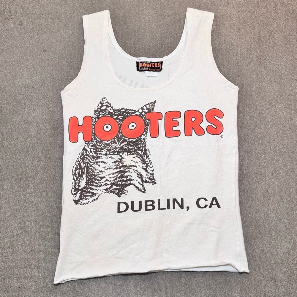 Vintage Hooters Dublin CA White Tank Top